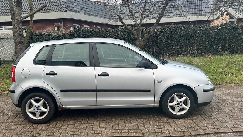 Gebraucht VW Polo 75 PS (55 kW) 2002 Grau Kleinwagen