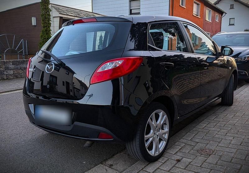 Gebraucht Mazda 2 Dynamic 90 PS (66 kW) 2010 Schwarz Kleinwagen