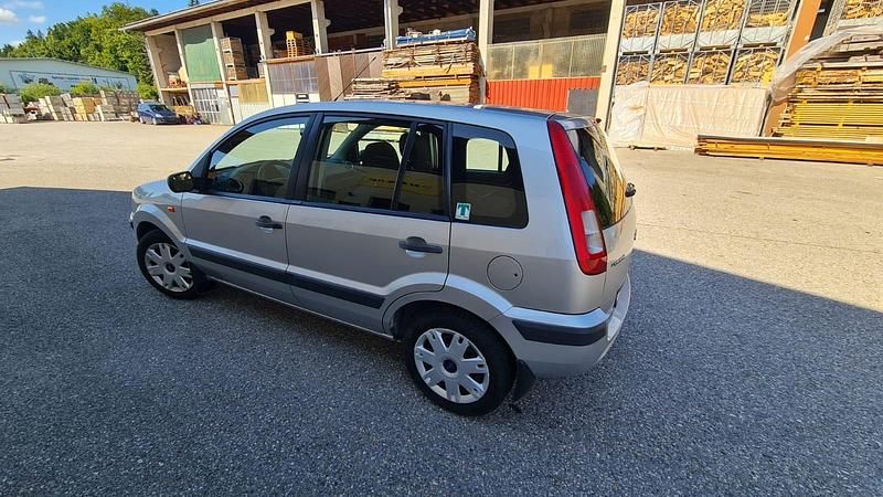 Silber Gebraucht 2006 Ford Fusion Kleinwagen | 2.200 € (Etwas zu teuer) - Bild 1/4