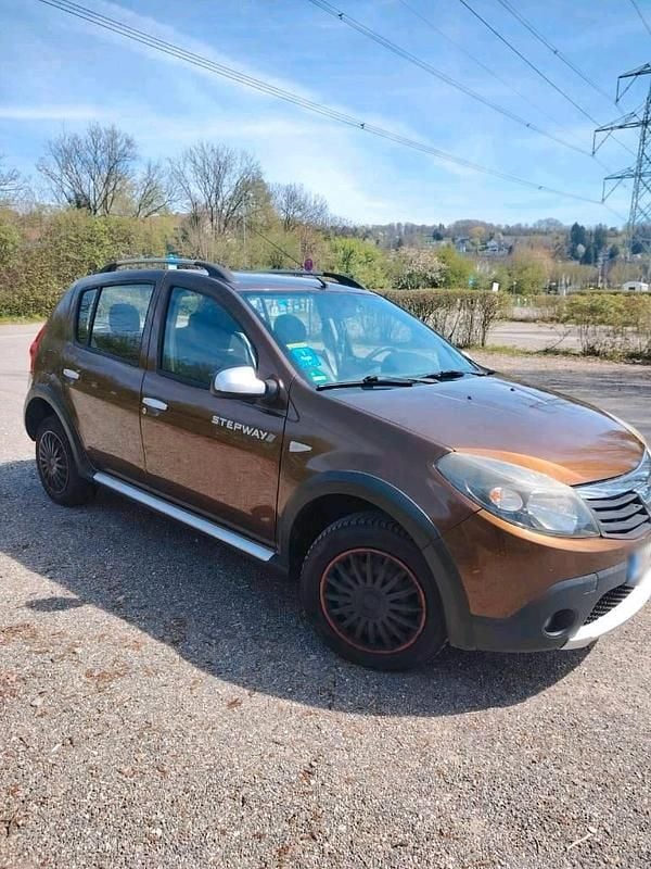 Gebraucht Dacia Sandero Stepway 85 PS (62 kW) 2012 Braun Limousine