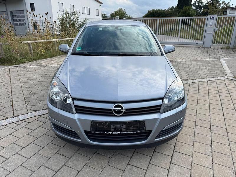 Gebraucht Opel Astra Enjoy 101 PS (74 kW) 2005 Grau Limousine