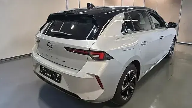 Gebraucht Opel Astra 131 PS (96 kW) 2025 Grau Kleinwagen