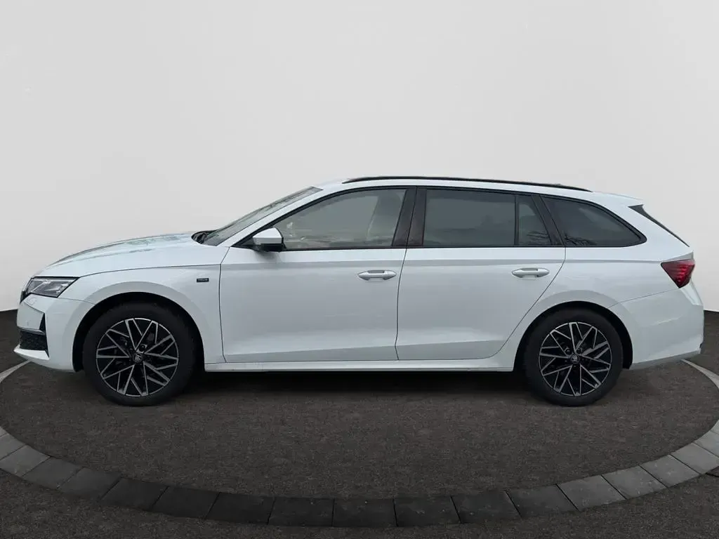 Gebraucht Skoda Octavia Tour 150 PS (110 kW) 2025 Moonweiss metallic Kombi