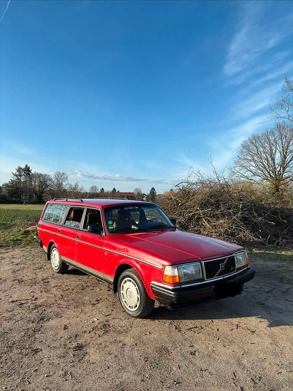 Gebraucht Volvo 240 116 PS (85 kW) 1992 Rot Kombi