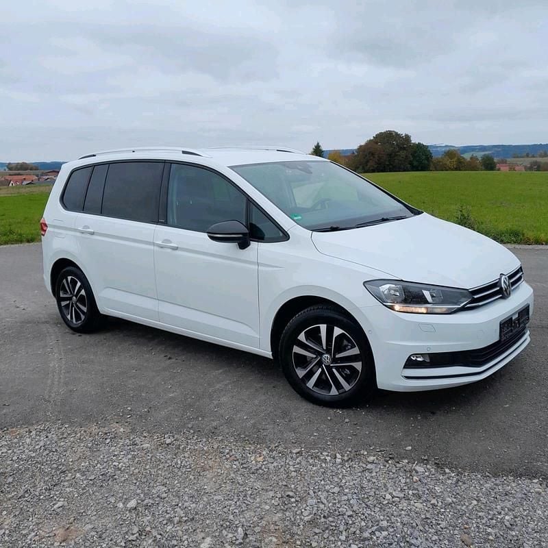 Weiß Gebraucht 2019 VW Touran Join Van / Kleinbus | 19.000 € (Superpreis) - Bild 1/4