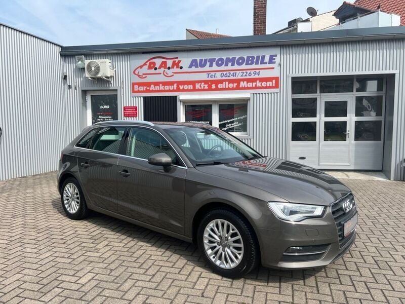Grau Gebraucht 2015 Audi A3 Sportback Ambiente Limousine | 13.490 € (Guter Preis) - Bild 1/4