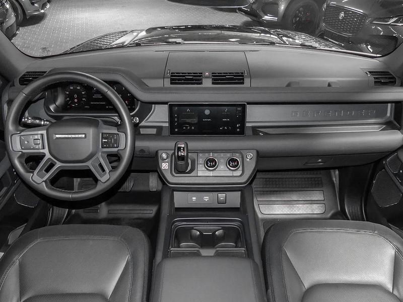 Gebraucht Land Rover Defender SE Dynamic 249 PS (183 kW) 2023 Santorini black SUV