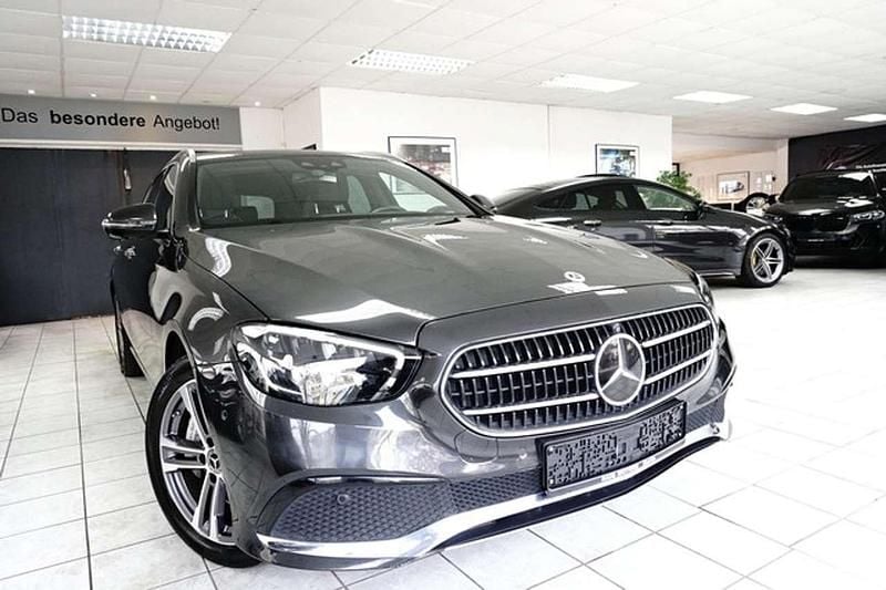 Grafitgrau Gebraucht 2022 Mercedes E400 Avantgarde Kombi | 42.950 € (Guter Preis) - Bild 1/4