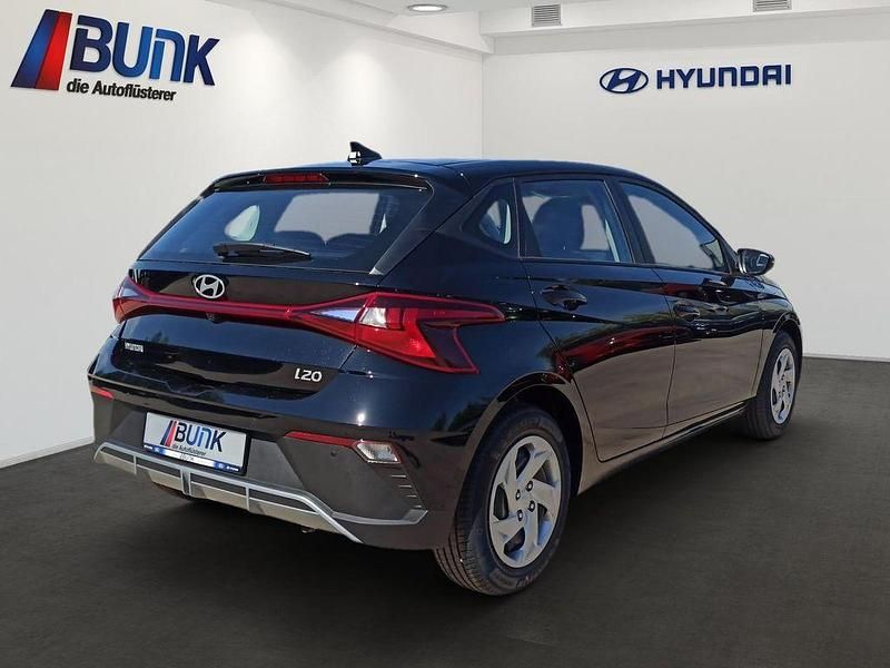 Gebraucht Hyundai i20 Select 79 PS (58 kW) 2025 Schwarz Kleinwagen
