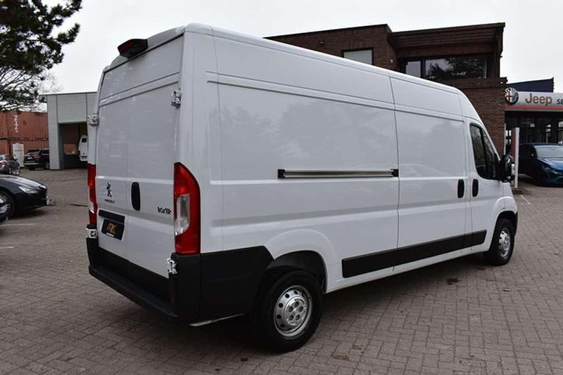Gebraucht Peugeot Boxer 140 PS (102 kW) 2024 Kaolin weiß Van