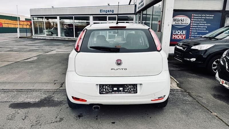 Gebraucht Fiat Punto Lounge 75 PS (55 kW) 2013 Weiß Kleinwagen