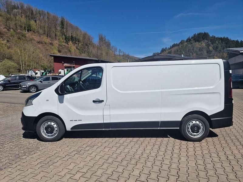 Gebraucht Renault Trafic Komfort 125 PS (91 kW) 2017 Gletscherweiss Van / Kleinbus