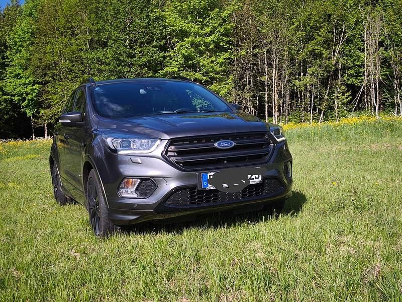 Gebraucht Ford Kuga ST-Line 186 PS (136 kW) 2018 Grau SUV