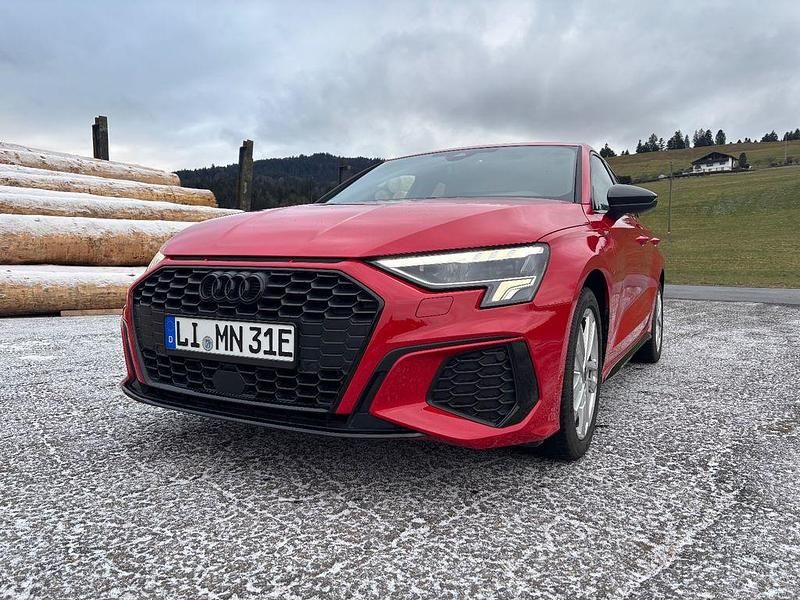 Rot Gebraucht 2022 Audi A3 S-Line Limousine | 23.990 € (Guter Preis) - Bild 1/4