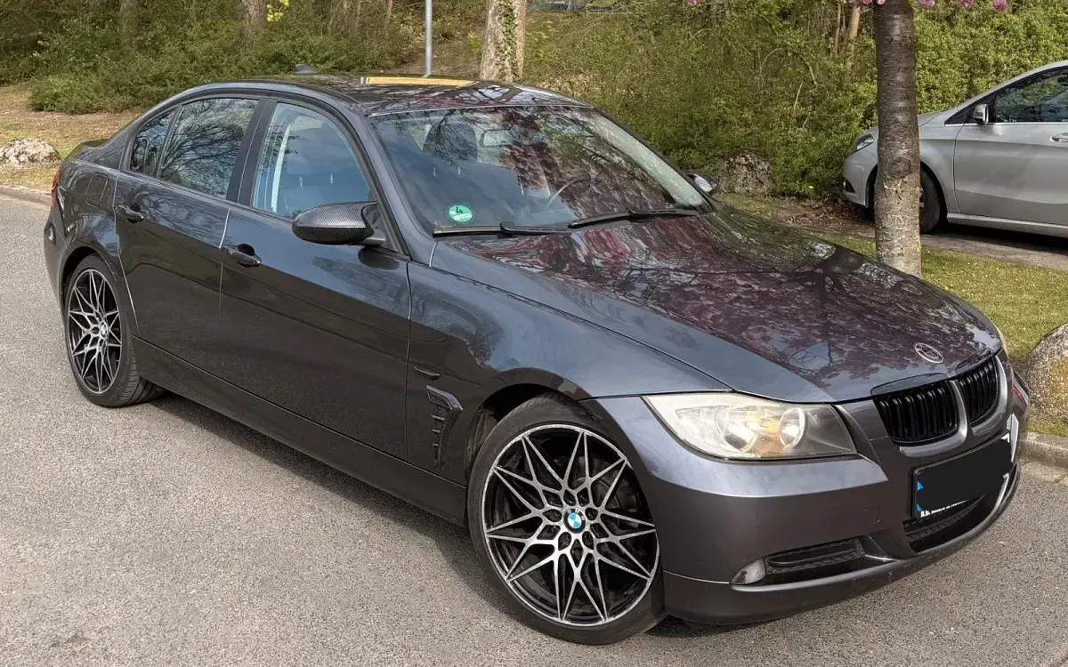 Gebraucht BMW 318 Basis 129 PS (94 kW) 2007 Grau Limousine