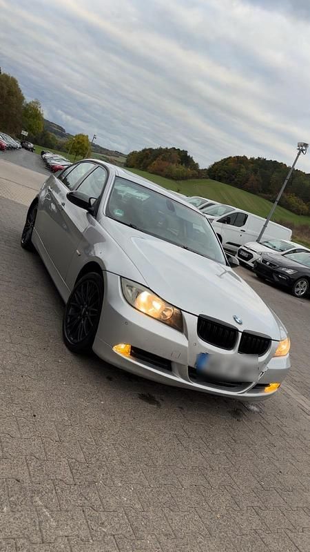 Gebraucht BMW 320 163 PS (119 kW) 2006 Limousine