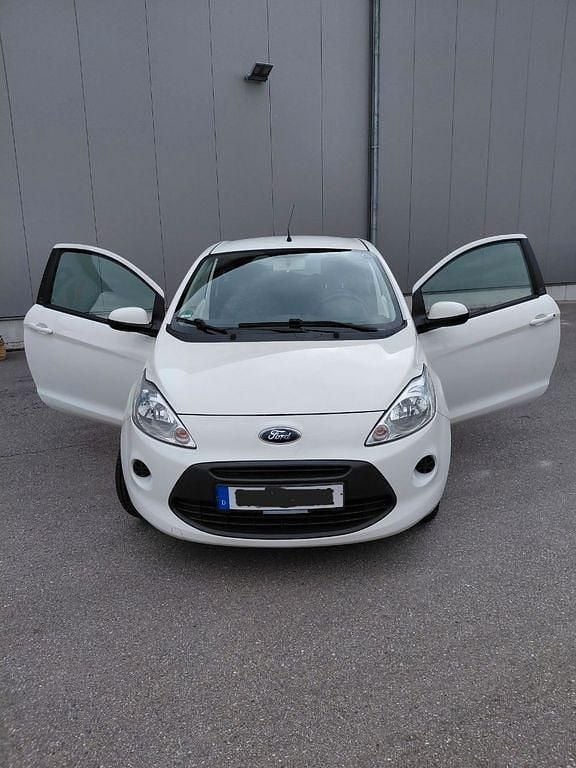Gebraucht Ford Ka Ambiente 69 PS (50 kW) 2016 Weiß Kleinwagen
