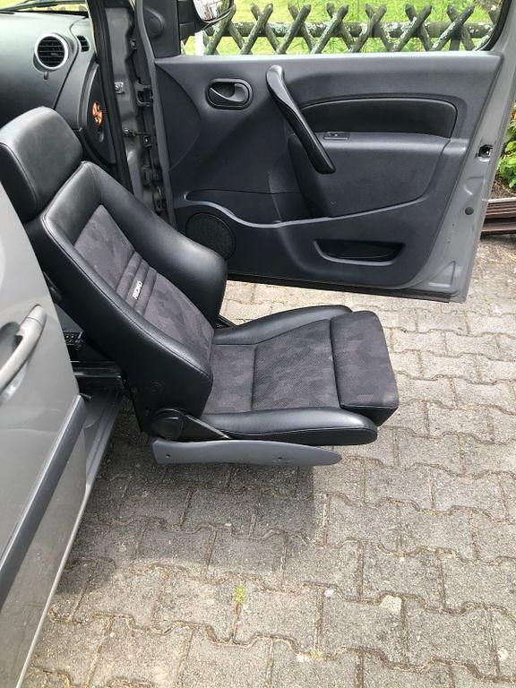 Grau Gebraucht 2016 Renault Kangoo Van / Kleinbus | 6.500 € (Guter Preis) - Bild 1/4