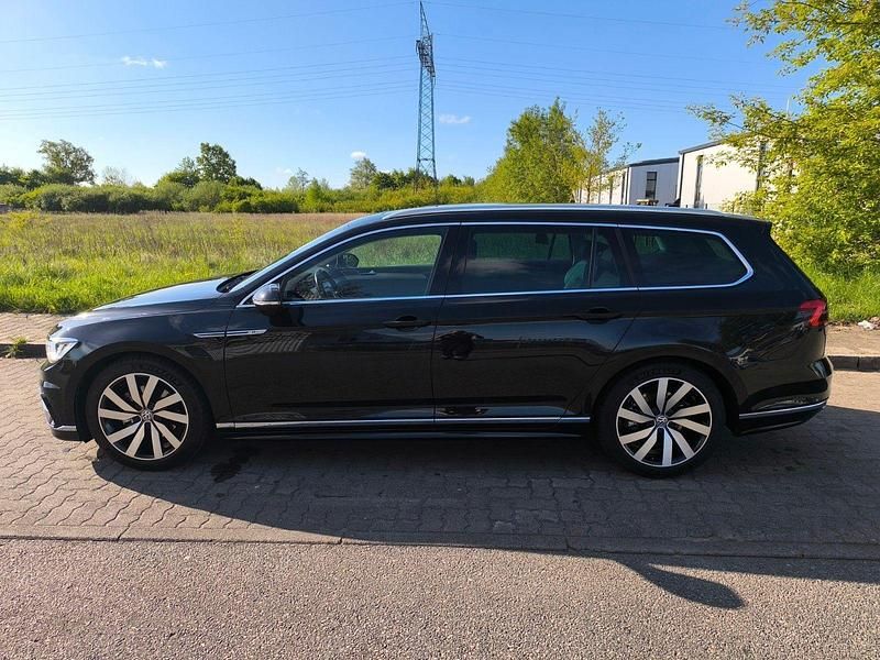Gebraucht VW Passat Highline 150 PS (110 kW) 2017 Schwarz Kombi