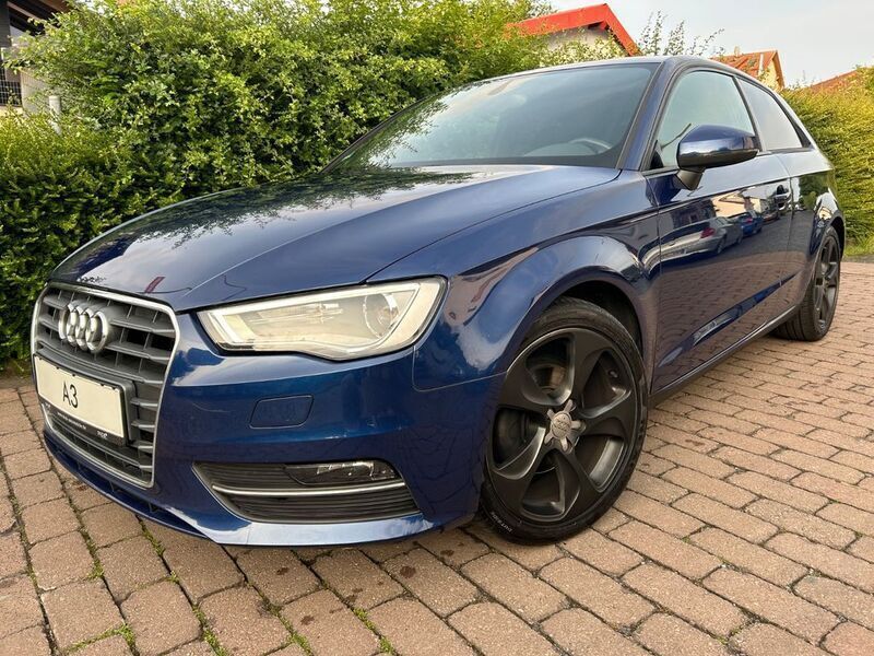 Blau Gebraucht 2013 Audi A3 Ambition Limousine | 6.999 € (Superpreis) - Bild 1/4
