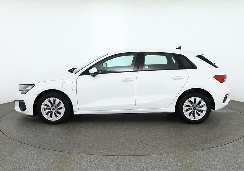 Gebraucht Audi A3 Sportback e-tron 204 PS (150 kW) 2023 Weiß Kleinwagen