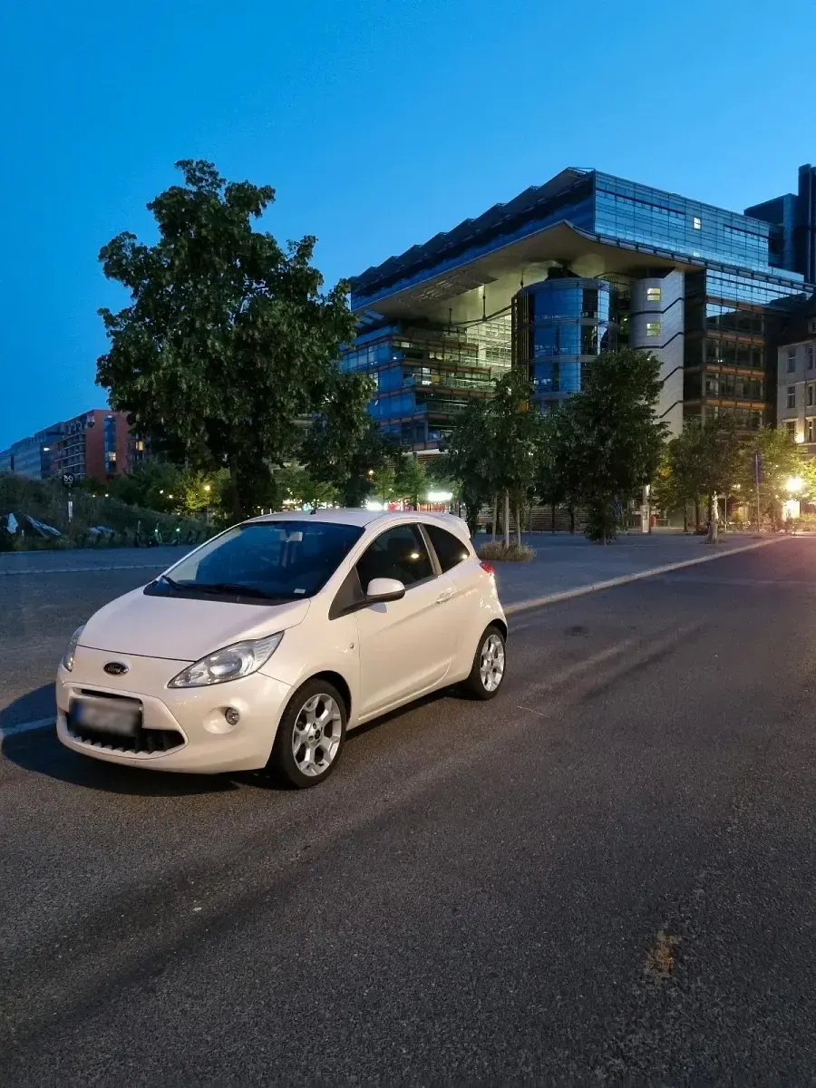 Gebraucht Ford Ka Individual 126 PS (92 kW) 2010 Weiß Kleinwagen