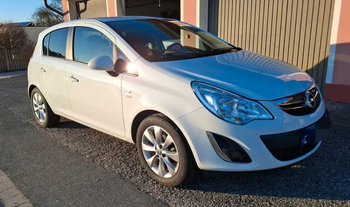 Gebraucht Opel Corsa Active 101 PS (74 kW) 2013 Weiß Kleinwagen