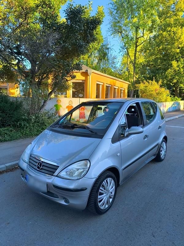 Grau Gebraucht 1999 Mercedes A140 Elegance Kleinwagen | 999 € (Fairer Preis) - Bild 1/4