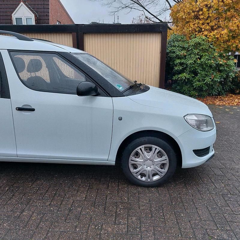 Używany Skoda Roomster 75 KM (55 kW) 2015 Biały Minivan