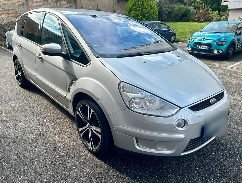 Silber Gebraucht 2010 Ford S-MAX S Van / Kleinbus | 4.500 € (Superpreis) - Bild 1/4