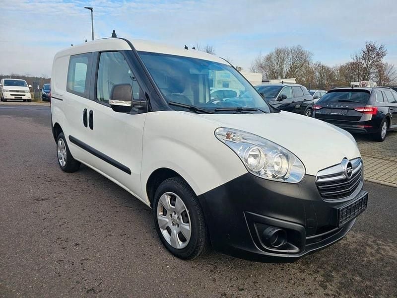 Weiß Gebraucht 2019 Opel Combo Edition Van / Kleinbus | 8.990 € (Fairer Preis) - Bild 1/4