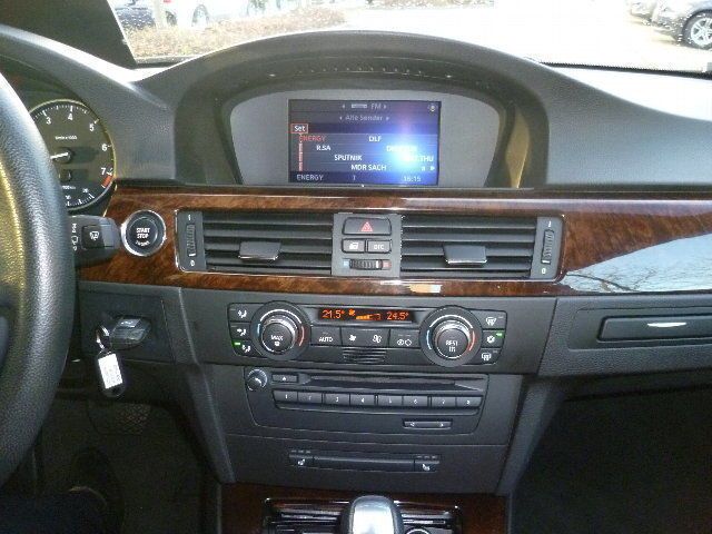 Gebraucht BMW 320 Cabriolet Comfort Edition 170 PS (125 kW) 2008 Schwarz metallic Cabrio