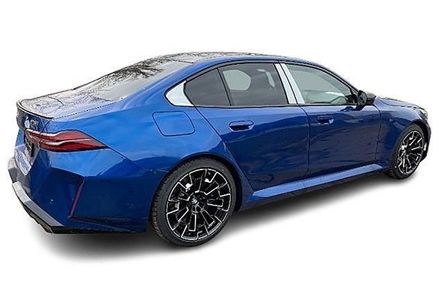 Neu BMW M5 Performance 727 PS (534 kW) 2025 Blau Limousine
