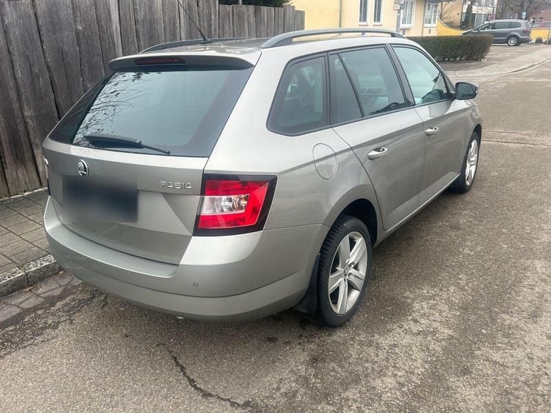 Gebraucht Skoda Fabia 90 PS (66 kW) 2015 Beige Kleinwagen