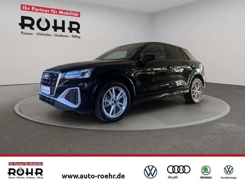 Mythosschwarzmetallic Gebraucht 2025 Audi Q2 S-Line SUV | 36.900 € (Fairer Preis) - Bild 1/4