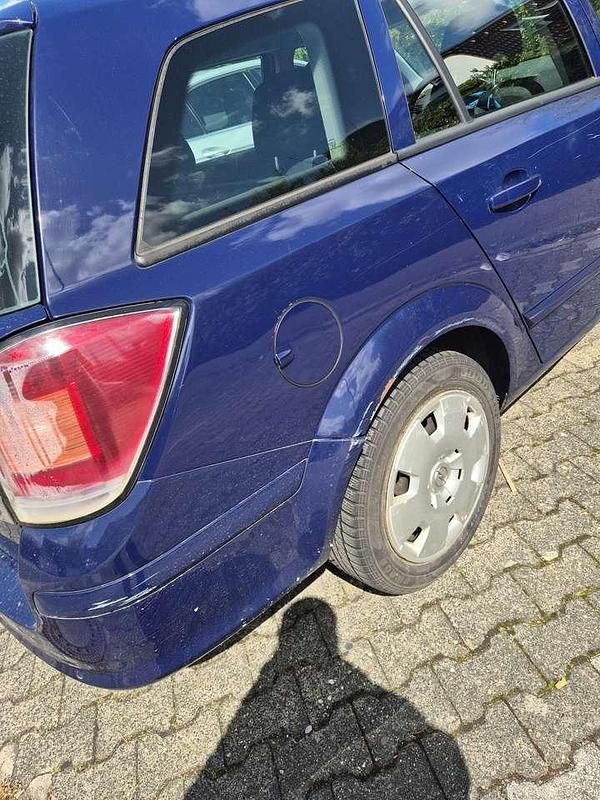 Second-hand Opel Astra 101 CP (74 kW) 2006 Albastru Break
