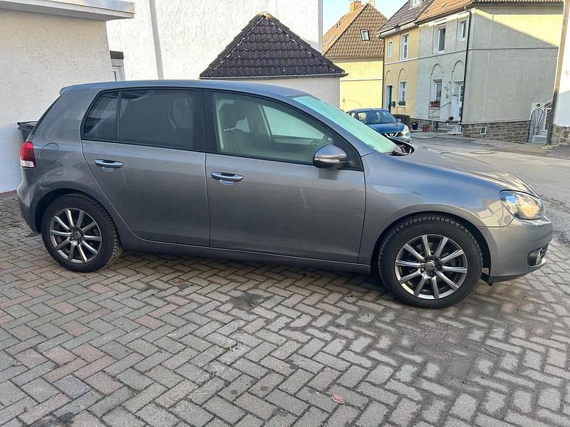 Gebraucht VW Golf VI Highline 105 PS (77 kW) 2011 Grau Kleinwagen