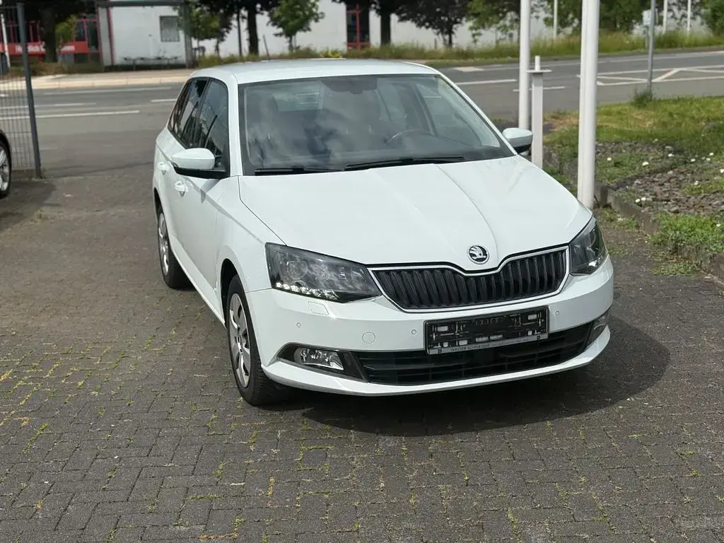 Gebraucht Skoda Fabia Joy 75 PS (55 kW) 2015 Weiß Kombi