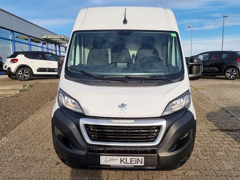 Eisweiß Gebraucht 2024 Peugeot Boxer Van | 23.490 € (Guter Preis) - Bild 1/4