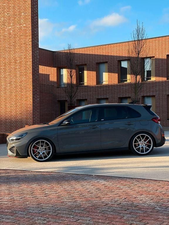 Grau Gebraucht 2021 Hyundai i30 N Performance Limousine | 29.200 € (Fairer Preis) - Bild 1/4