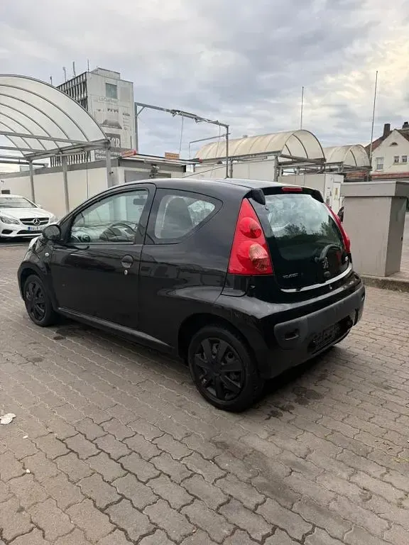 Gebraucht Peugeot 107 Filou 68 PS (50 kW) 2009 Schwarz Kleinwagen
