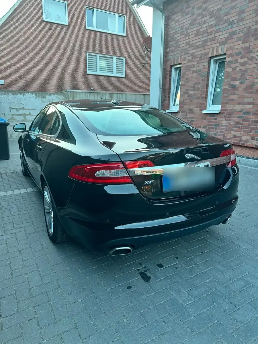 Gebraucht Jaguar XF 240 PS (176 kW) 2011 Schwarz Limousine