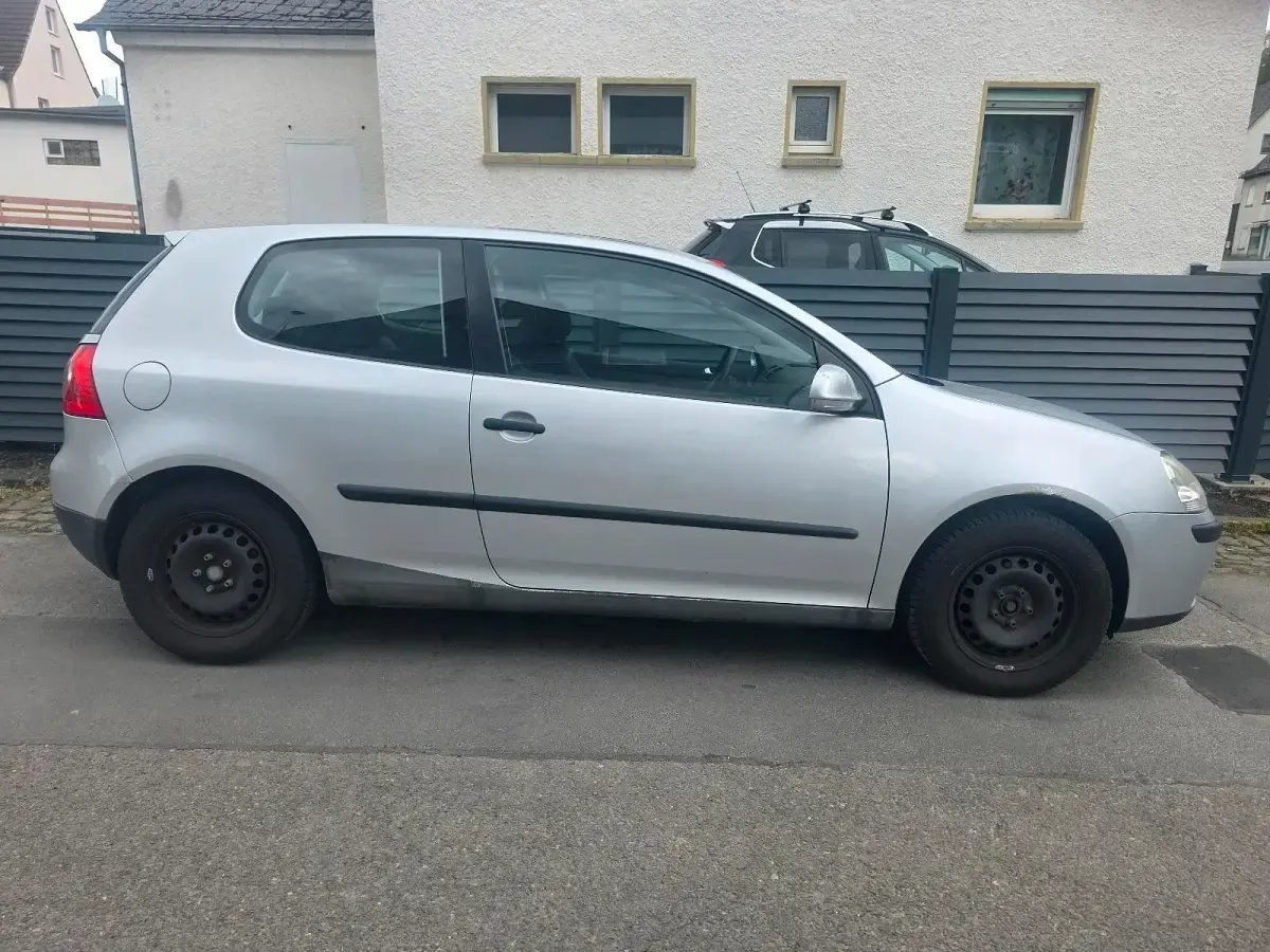 Brugt VW Golf V 74 HK (54 kW) 2004 Grå Hatchback