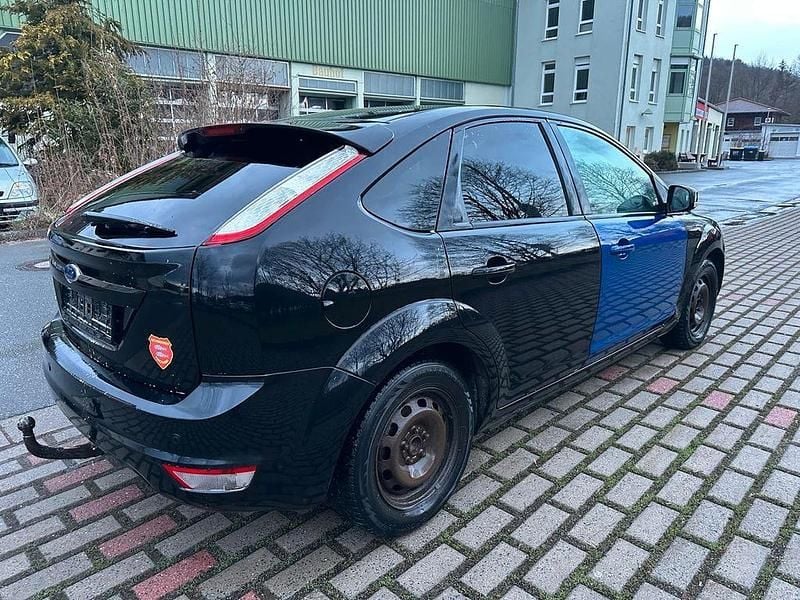 Gebraucht Ford Focus 101 PS (74 kW) 2010 Schwarz Limousine