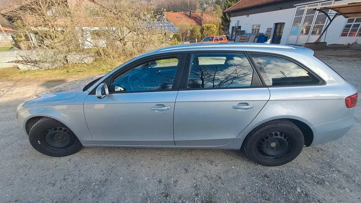 Używany Audi A4 Ambition 150 KM (110 kW) 2013 Srebrny Kombi