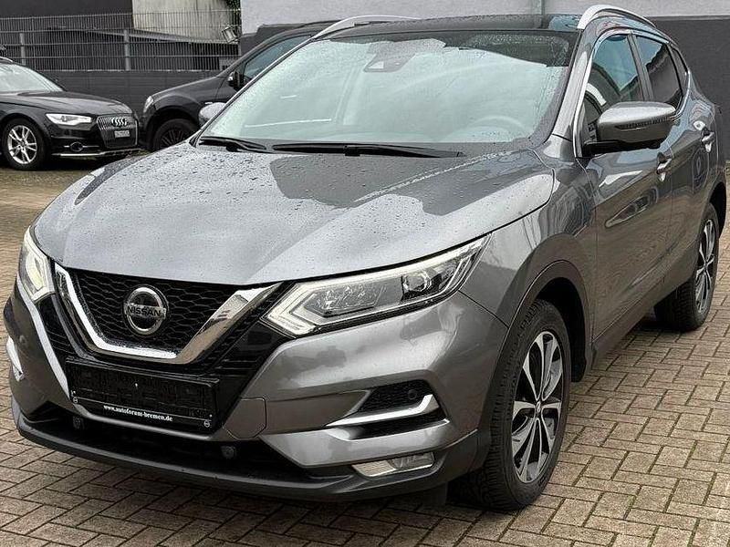 Grau Gebraucht 2021 Nissan Qashqai Akari SUV | 16.850 € - Bild 1/4