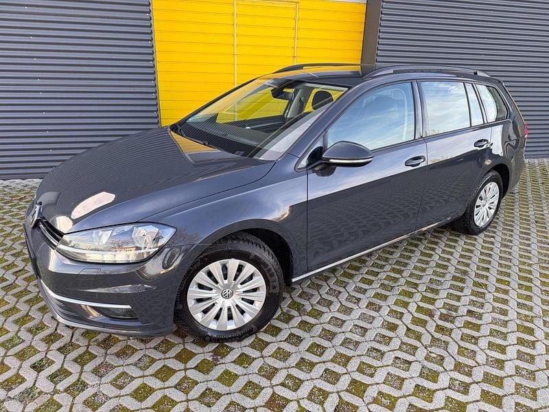 Grau Gebraucht 2019 VW Golf VII Kombi | 9.890 € (Guter Preis) - Bild 1/4