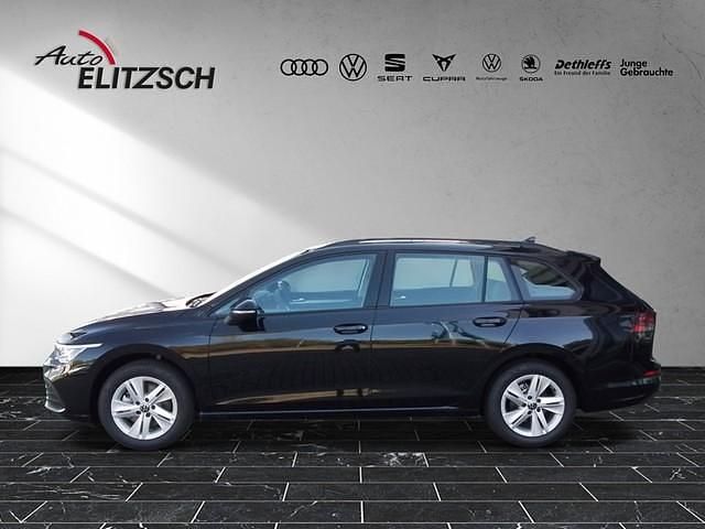 Gebraucht VW Golf VIII Life 116 PS (85 kW) 2023 Deep black perleffekt Kombi