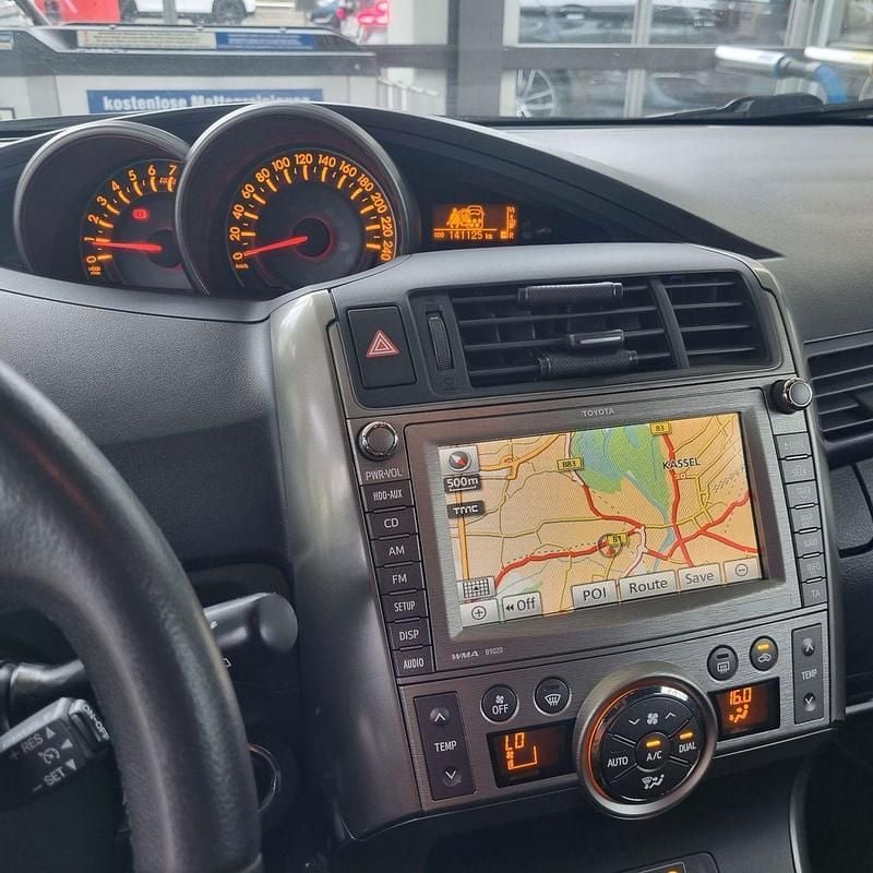 Silber Gebraucht 2009 Toyota Verso Life Van / Kleinbus | 7.000 € (Fairer Preis) - Bild 1/4