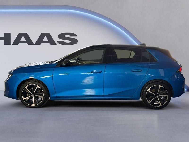 Gebraucht Opel Astra Elegance 110 PS (80 kW) 2023 Blau/typ aussenverkleidung metallic drei (metallic) Limousine